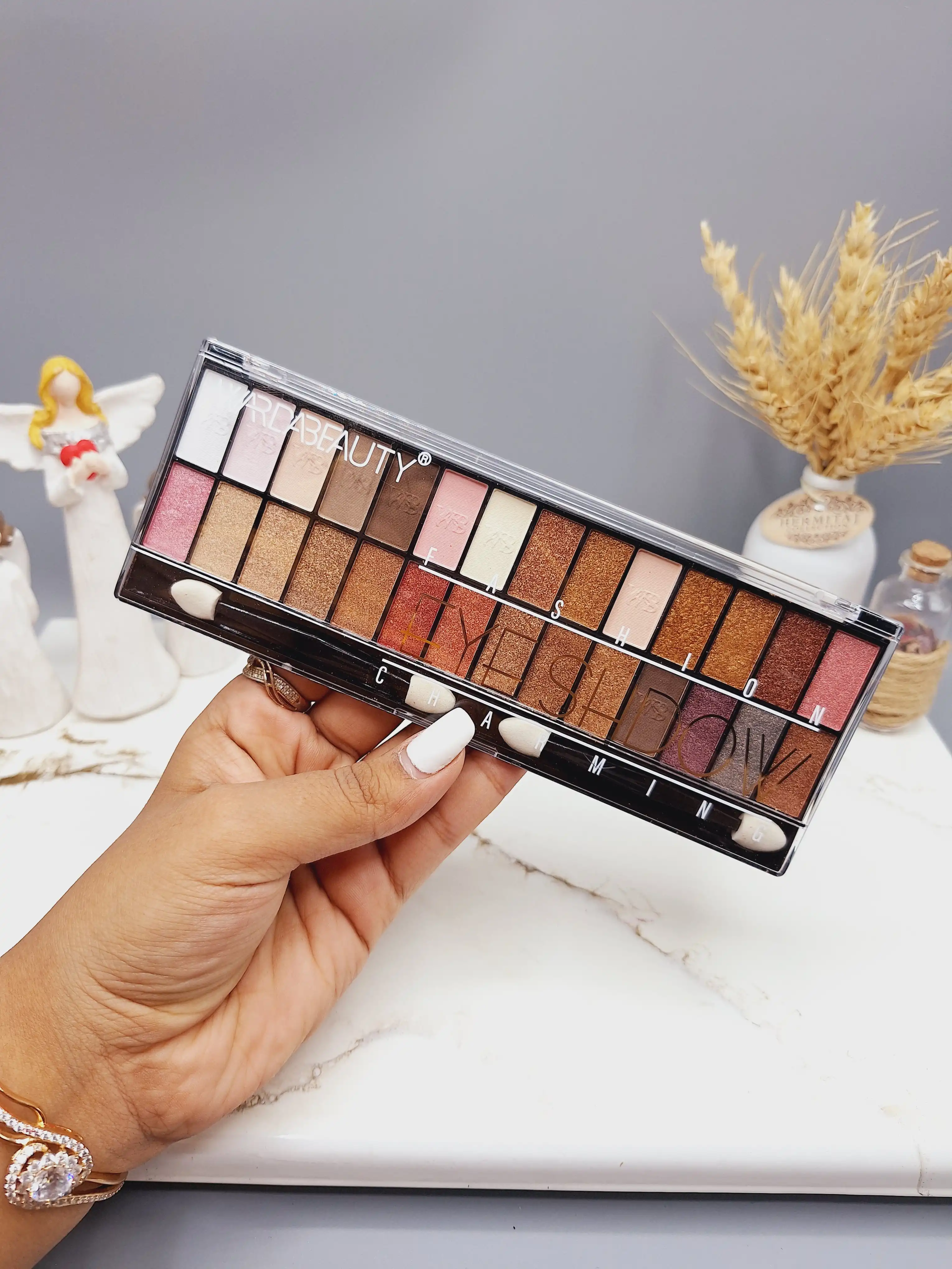 سایه چشم 28 رنگ بی نظیر وردا بیوتی WARDABEAUTY  کد WB302224